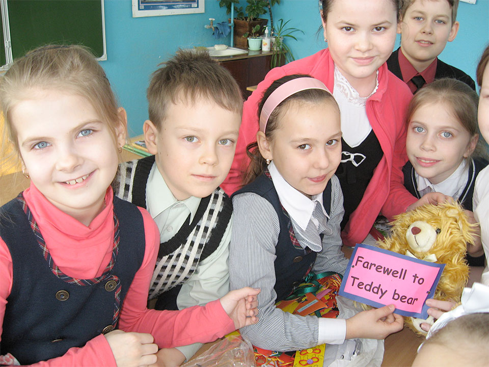 Students in Russia collaborating as a part of the iEARN Collaboration Centre Teddy Bear project.